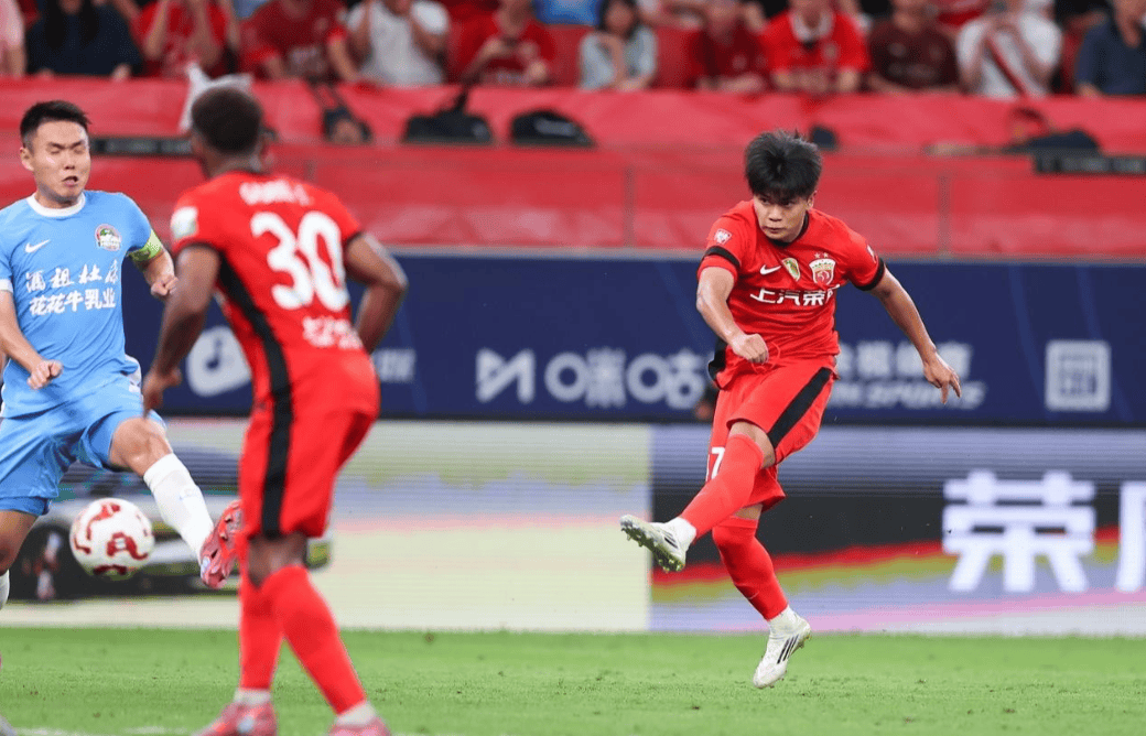 九游体育官网-关于欧联赛程吃紧，上海海港加时末段手感冰凉，球迷炸锅，团队化学反应显著的信息