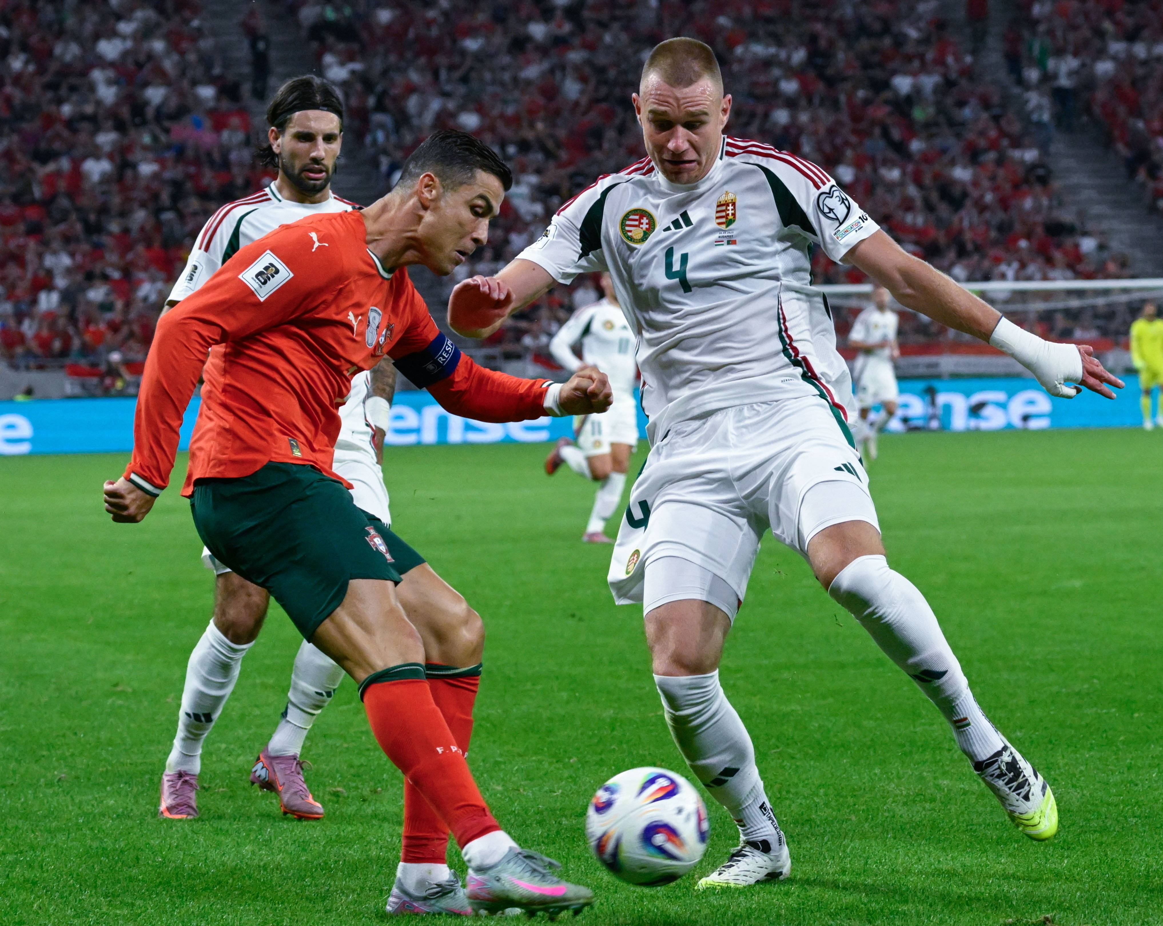 九游体育官网下载-葡萄牙体育训练开放日，加时末段门线救险引欢呼，西甲在即，训练强度明显提升的简单介绍